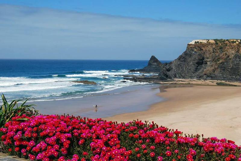 Best Beaches to Visit with a High-Class Escort in the Algarve