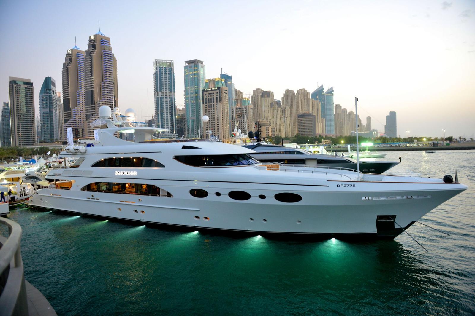 travel around the world in a yacht